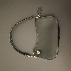 Coach swinger 20 mini handbag/ black and gold/ leather handbag